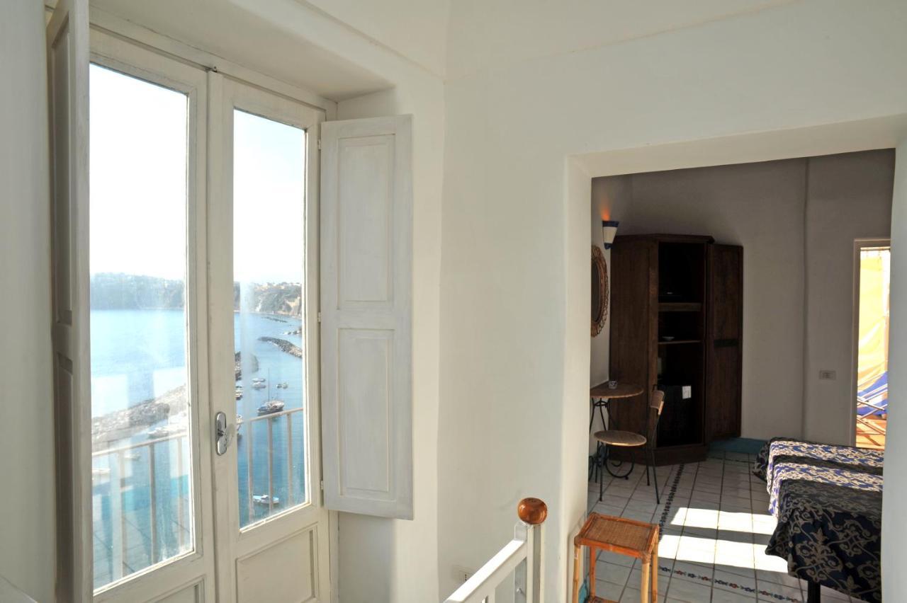Hotel La Casa Sul Mare Procida Exterior photo