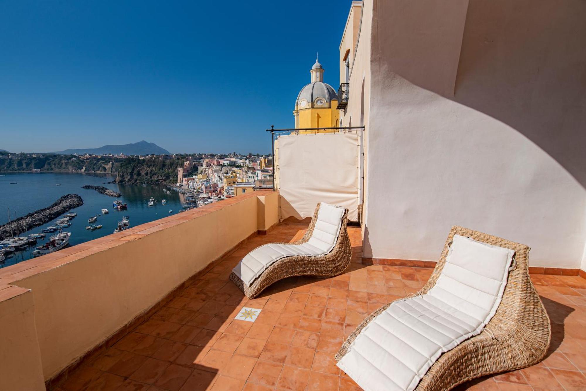 Hotel La Casa Sul Mare Procida Exterior photo