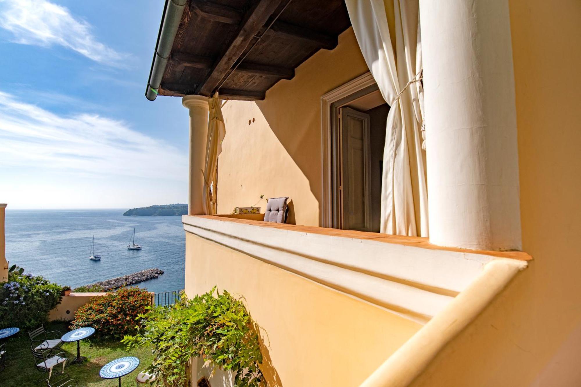 Hotel La Casa Sul Mare Procida Exterior photo