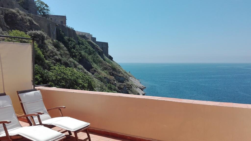 Hotel La Casa Sul Mare Procida Exterior photo